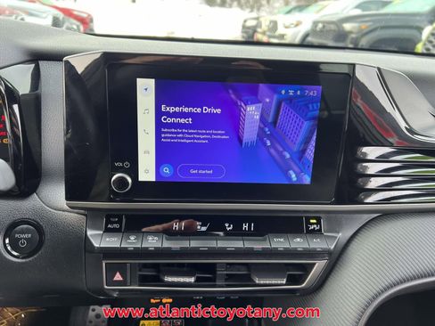 Used 2025 Toyota Camry SE image 23