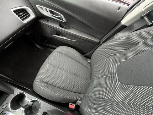 Used 2017 Chevrolet Equinox LT w/ Convenience Package FWD image 6