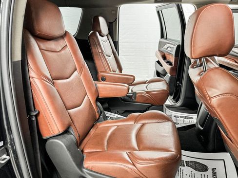 Used 2016 Cadillac Escalade ESV Premium image 12