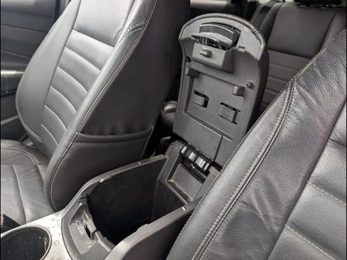 Used 2016 Ford Escape SE w/ SE Leather Comfort Package FWD image 16