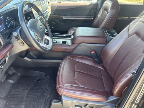 Used 2024 Ford Expedition Max Limited image 28