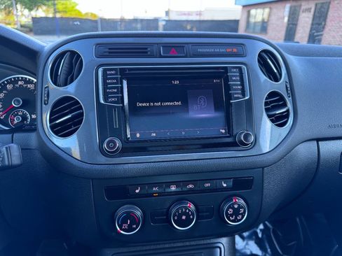 Used 2017 Volkswagen Tiguan Wolfsburg Edition image 17