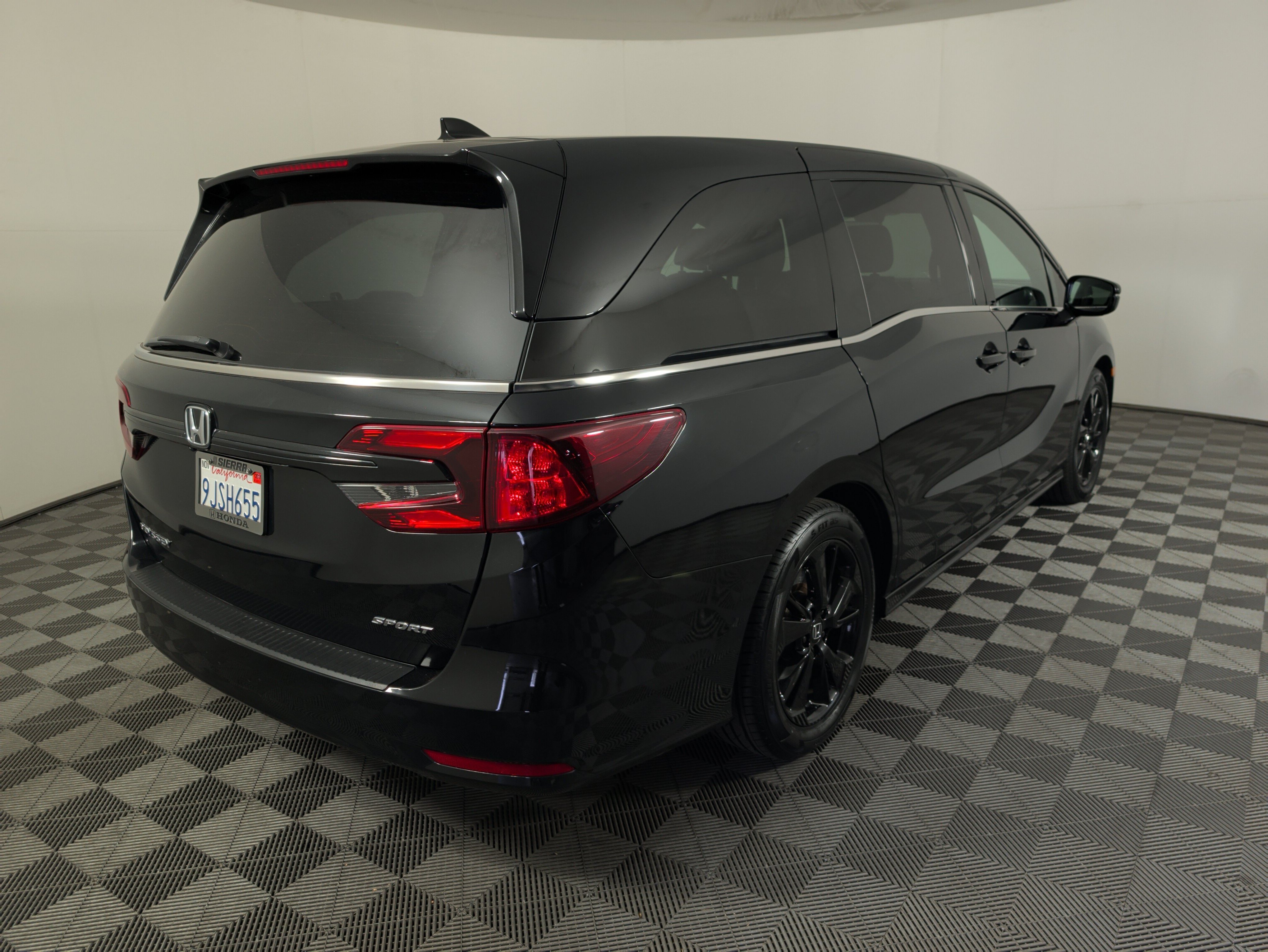 Certified 2023 Honda Odyssey Sport image 4