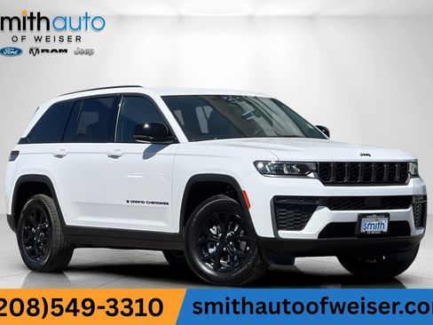 New 2026 Jeep Grand Cherokee Altitude AWD/4WD image 1