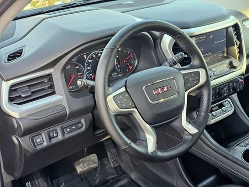 Used 2023 GMC Acadia SLT w/ Technology Package image 17