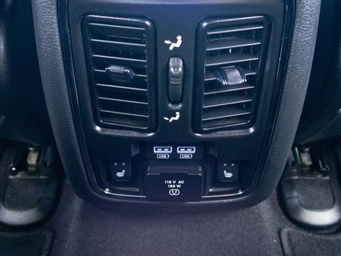 Used 2020 Jeep Grand Cherokee Limited w/ Luxury Group II image 8