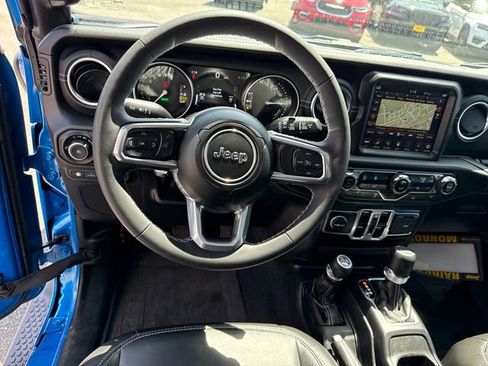 Used 2023 Jeep Wrangler Unlimited Sahara w/ Cold Weather Group AWD/4WD image 17