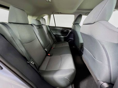 Used 2021 Toyota RAV4 XLE w/ Convenience Package AWD/4WD image 28