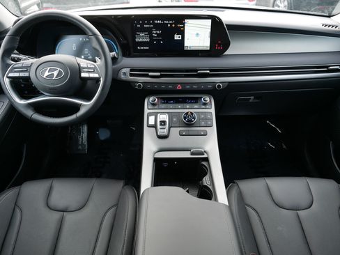 Certified 2025 Hyundai Palisade SEL image 10