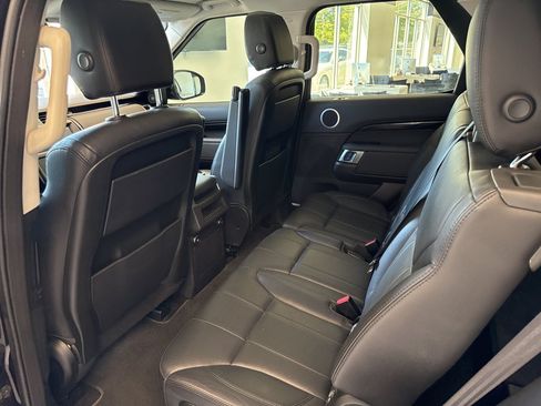Used 2019 Land Rover Discovery SE AWD/4WD image 7