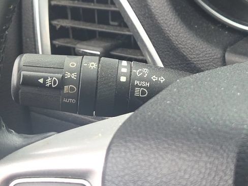 Used 2013 Dodge Avenger SXT FWD image 31