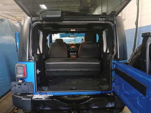 Used 2016 Jeep Wrangler Sport image 32