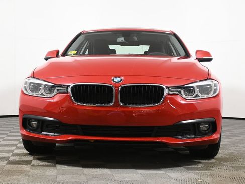 Used 2018 BMW 320i xDrive Sedan w/ Convenience Package image 10