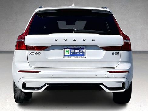 Certified 2023 Volvo XC60 B5 Plus w/ Protection Package Premier image 5