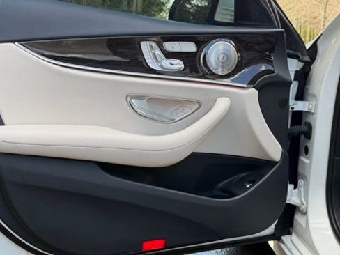 Used 2022 Mercedes-Benz E 350 Sedan w/ Driver Assistance Package image 40