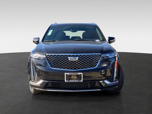 Used 2024 Cadillac XT6 Premium Luxury image 2