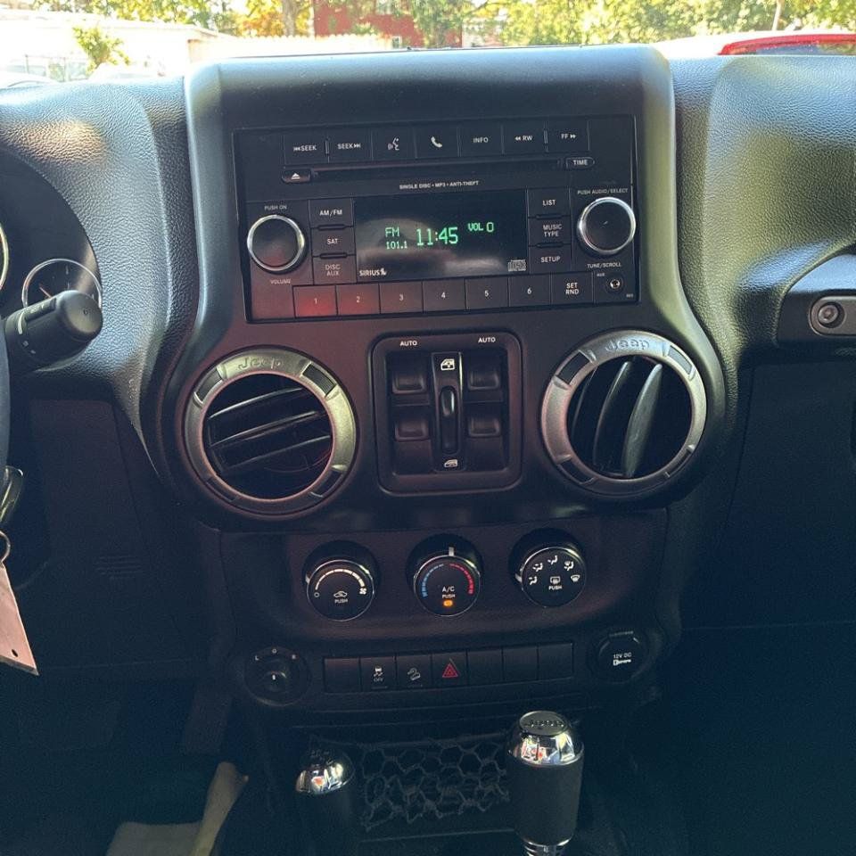 Used 2014 Jeep Wrangler Unlimited Sport w/ Quick Order Package 24S AWD/4WD image 9
