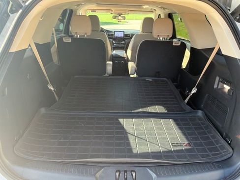 Used 2022 Ford Explorer Limited w/ Equipment Group 301A AWD/4WD image 20