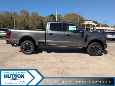 New 2025 Ford F250 Platinum image 4