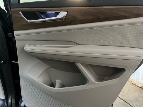 Certified 2025 Volkswagen Atlas SE image 23