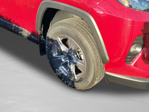 Used 2025 Toyota RAV4 XLE image 17