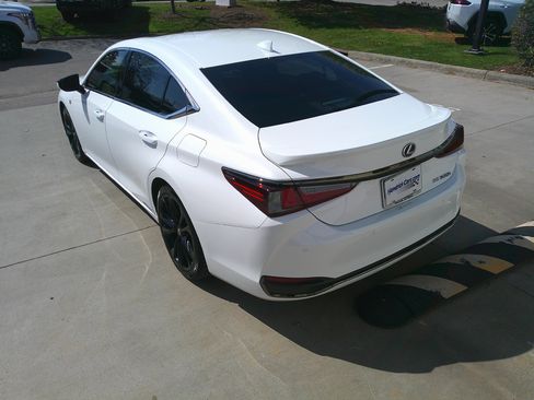 Used 2022 Lexus ES 300h F Sport w/ Accessory Package 2 image 9