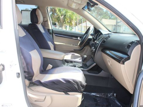 Used 2012 Kia Sorento LX w/ Convenience Pkg FWD image 27