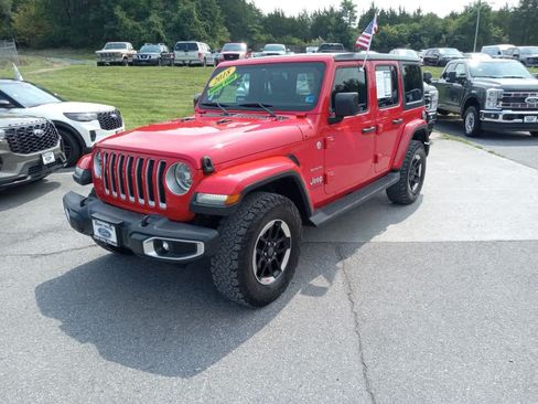 Used 2018 Jeep Wrangler Unlimited Sahara AWD/4WD image 3