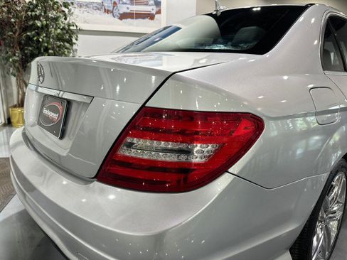 Used 2013 Mercedes-Benz C 250 Sedan image 19