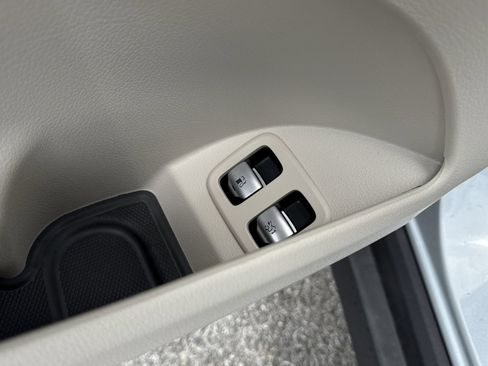 Certified 2025 Mercedes-Benz GLC 350e 4MATIC image 39