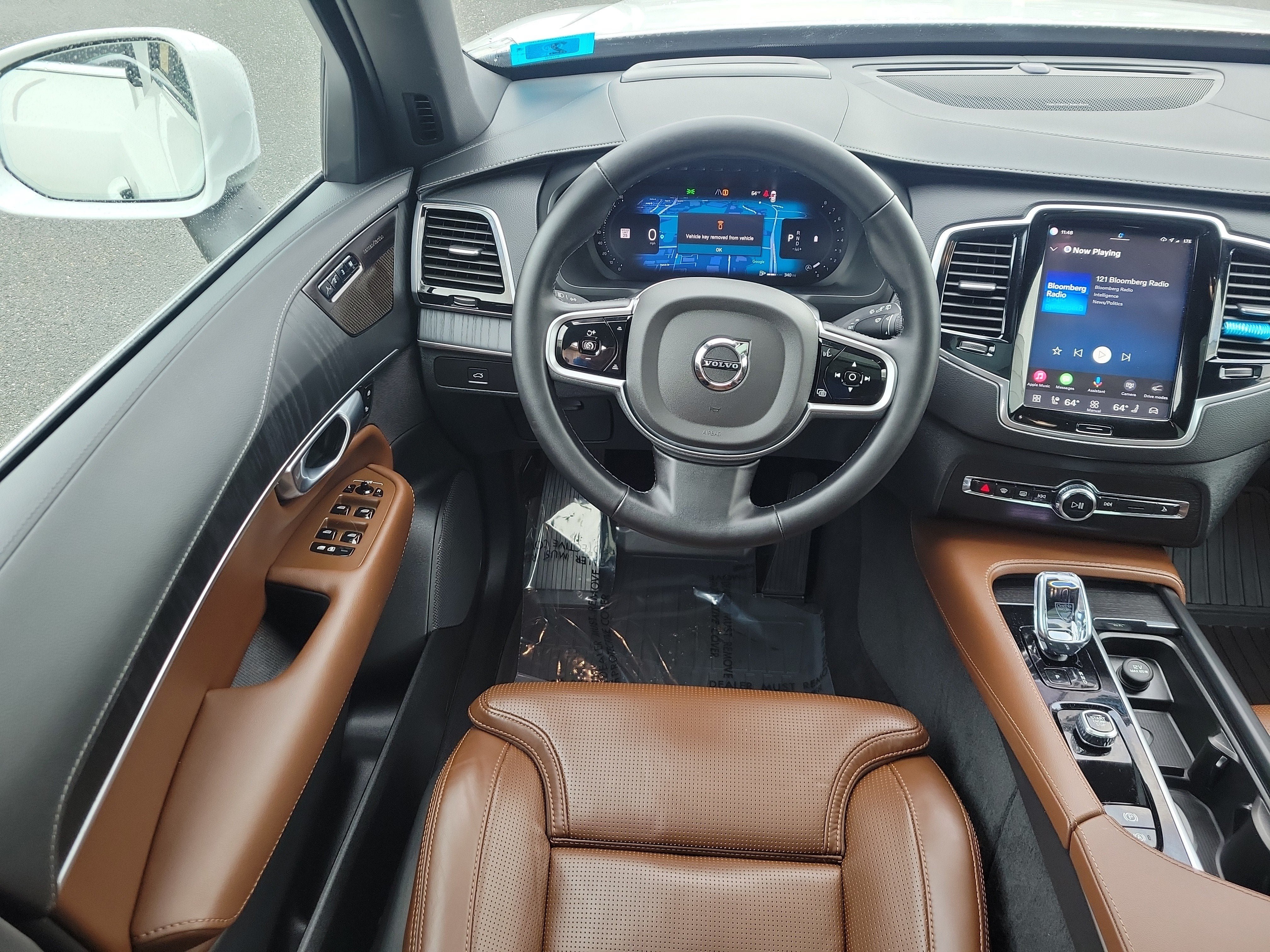 Used 2025 Volvo XC90 B6 Ultra AWD/4WD image 19
