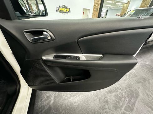 Used 2018 Dodge Journey SE w/ Connectivity Group image 18