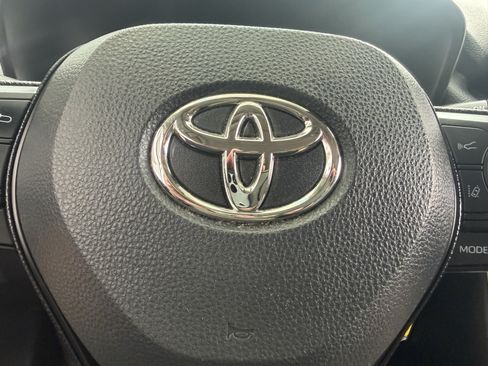 Used 2021 Toyota RAV4 LE AWD/4WD image 35