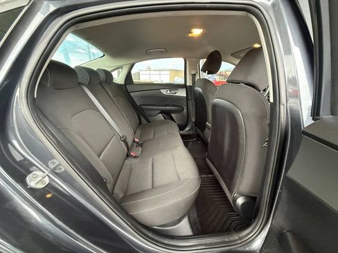 Used 2019 Kia Forte LXS FWD image 16