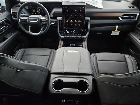 New 2026 GMC Yukon Denali w/ Sun & Power Step Package image 10