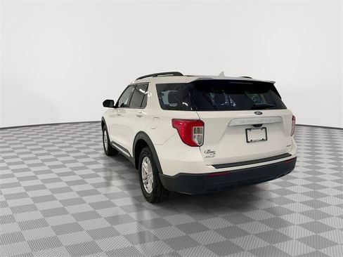 Used 2022 Ford Explorer XLT image 8