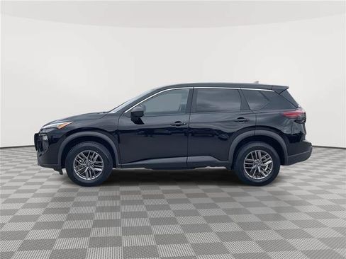 Used 2024 Nissan Rogue S AWD/4WD image 2