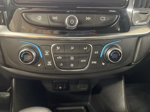 Used 2023 Chevrolet Traverse LT AWD/4WD image 20