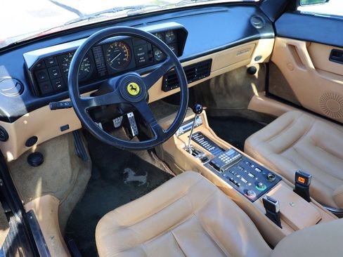 Used 1986 Ferrari Mondial 3.2 Cabriolet image 9