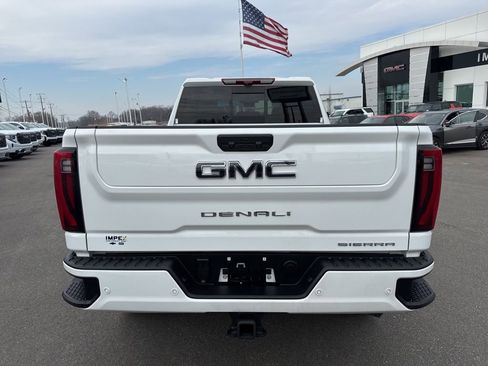 Used 2025 GMC Sierra 2500 Denali Ultimate image 4