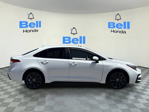 Used 2024 Toyota Corolla SE FWD image 5