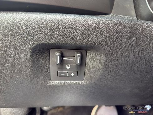 Used 2010 Chevrolet Silverado 2500 LT w/ Interior Plus Package AWD/4WD image 28