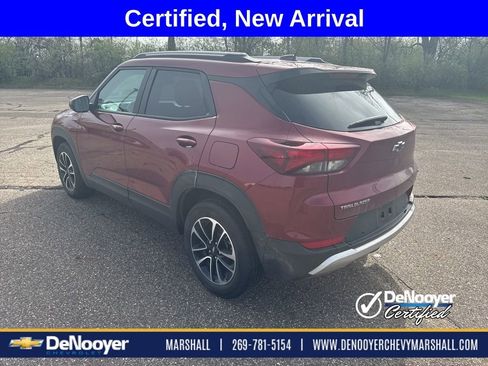 Used 2024 Chevrolet TrailBlazer LT w/ Convenience Package image 3