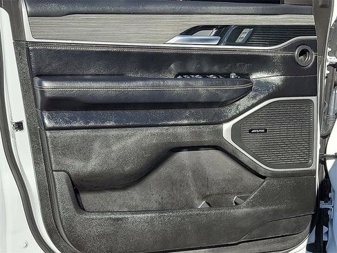 Used 2024 Jeep Wagoneer Series II w/ Flexible Seating Group image 18