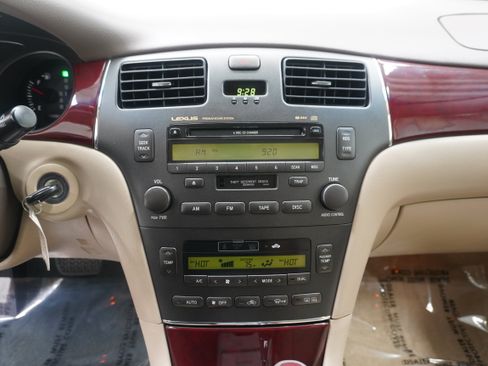 Used 2004 Lexus ES 330 w/ Premium Pkg FWD image 20