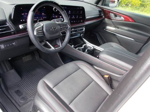 Used 2024 Chevrolet Traverse Z71 w/ Enhanced Driving Package AWD/4WD image 27