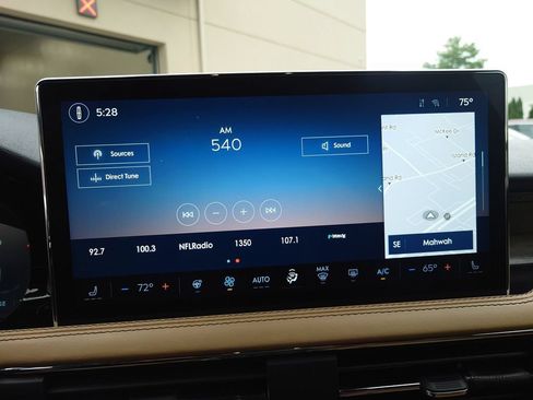 Used 2023 Lincoln Corsair Reserve w/ Equipment Group 202A AWD/4WD image 21