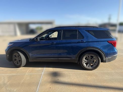 Used 2022 Ford Explorer XLT w/ Equipment Group 202A RWD image 5