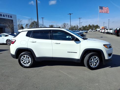Used 2018 Jeep Compass Sport w/ Tech Group image 2