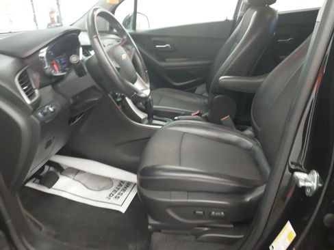 Used 2019 Chevrolet Trax LT w/ LT Convenience Package AWD/4WD image 8